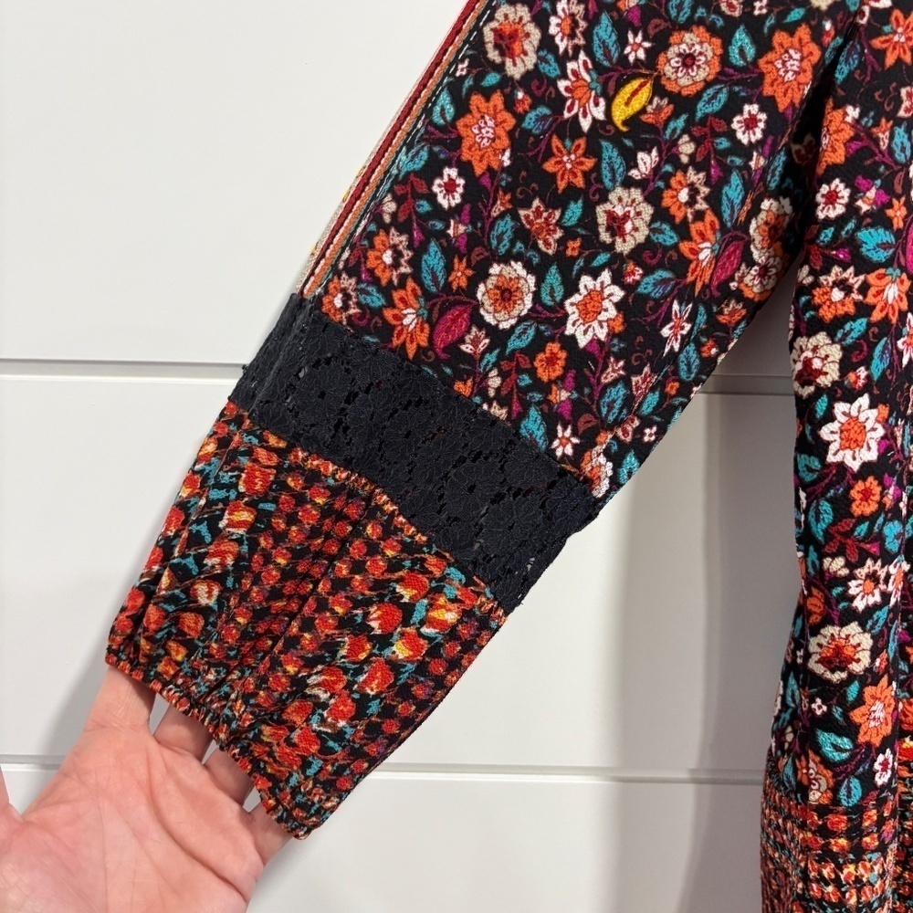 Figueroa & Flower boho floral print 3/4 sleeve top size PM - Picture 3 of 14